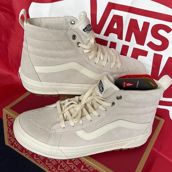 Vans Sk8-Hi Mte-1
Marshmallow/Marshmallow
MAInA5H7YQC5
WMNS boots - sneakers - Picture 11 of 16